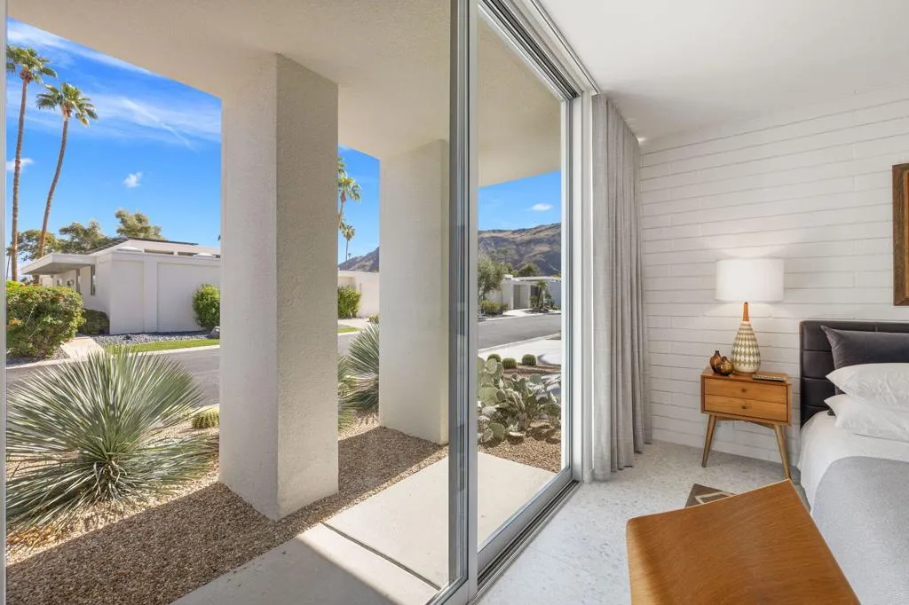 2691 S Kings Road E, Palm Springs, California 92264 home-pic-26