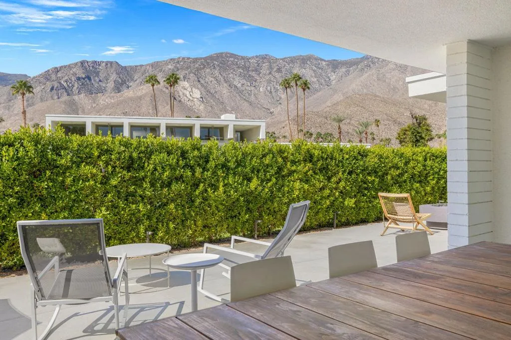 2691 S Kings Road E, Palm Springs, California 92264 home-pic-35
