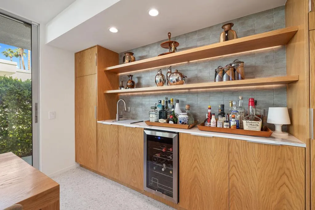 2691 S Kings Road E, Palm Springs, California 92264 home-pic-15