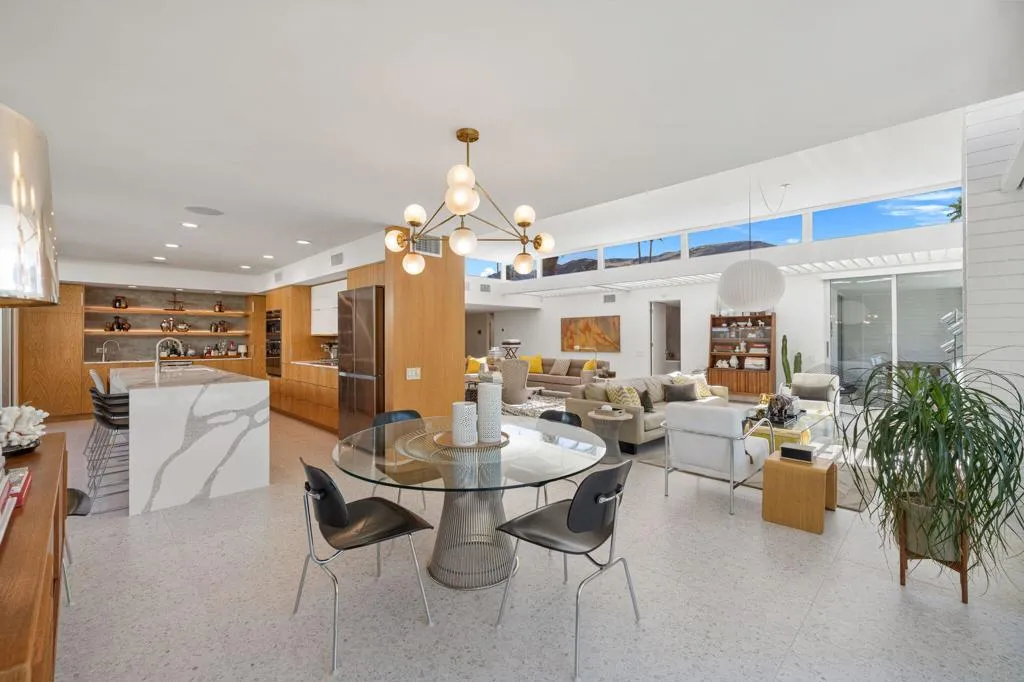 2691 S Kings Road E, Palm Springs, California 92264 home-pic-11