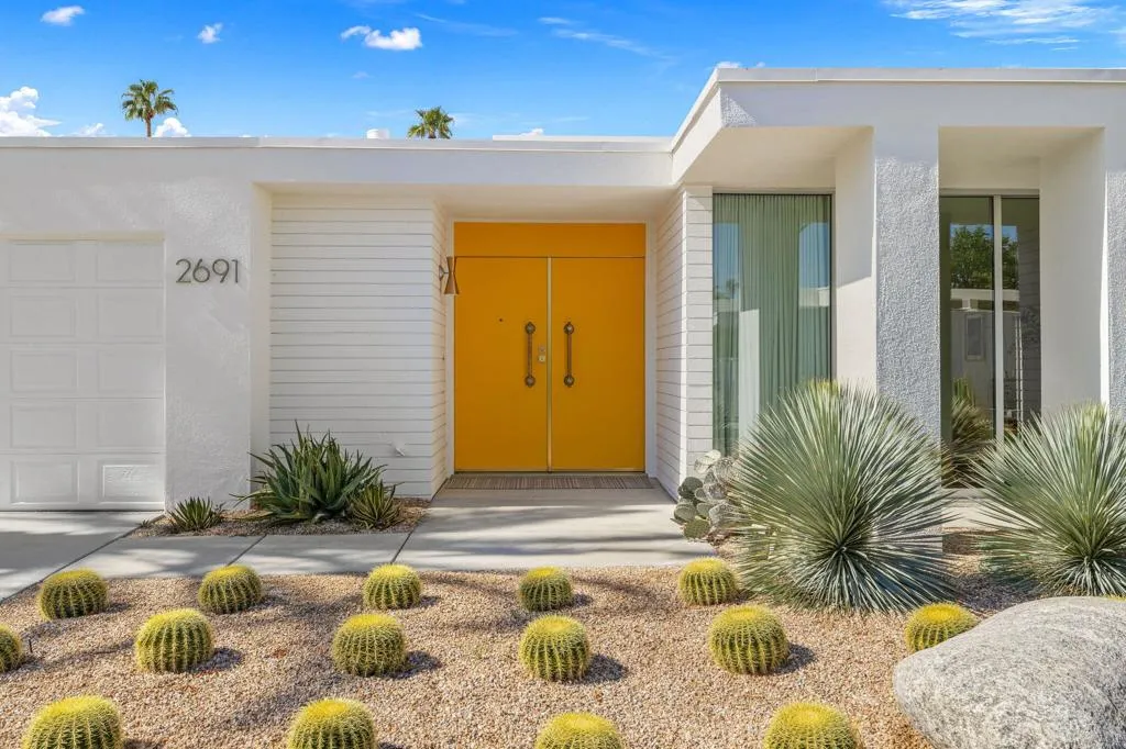 2691 S Kings Road E, Palm Springs, California 92264 home-pic-1