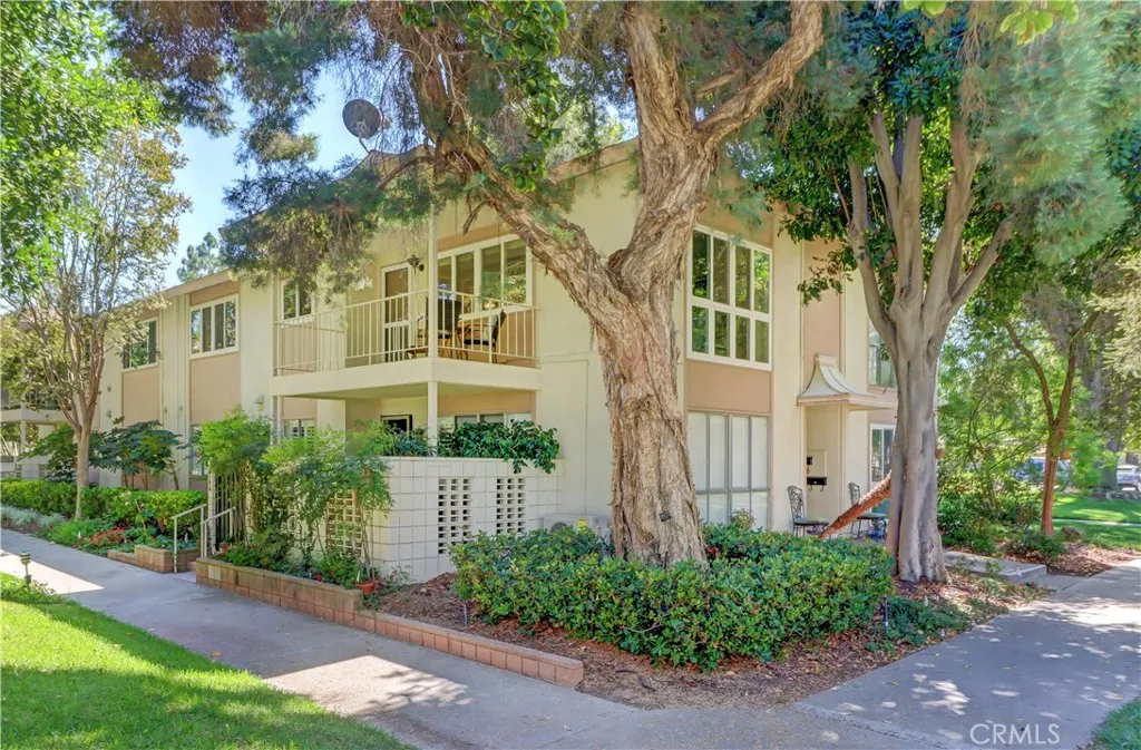 104 Via Estrada N, Laguna Woods, California 92637 home-pic-0