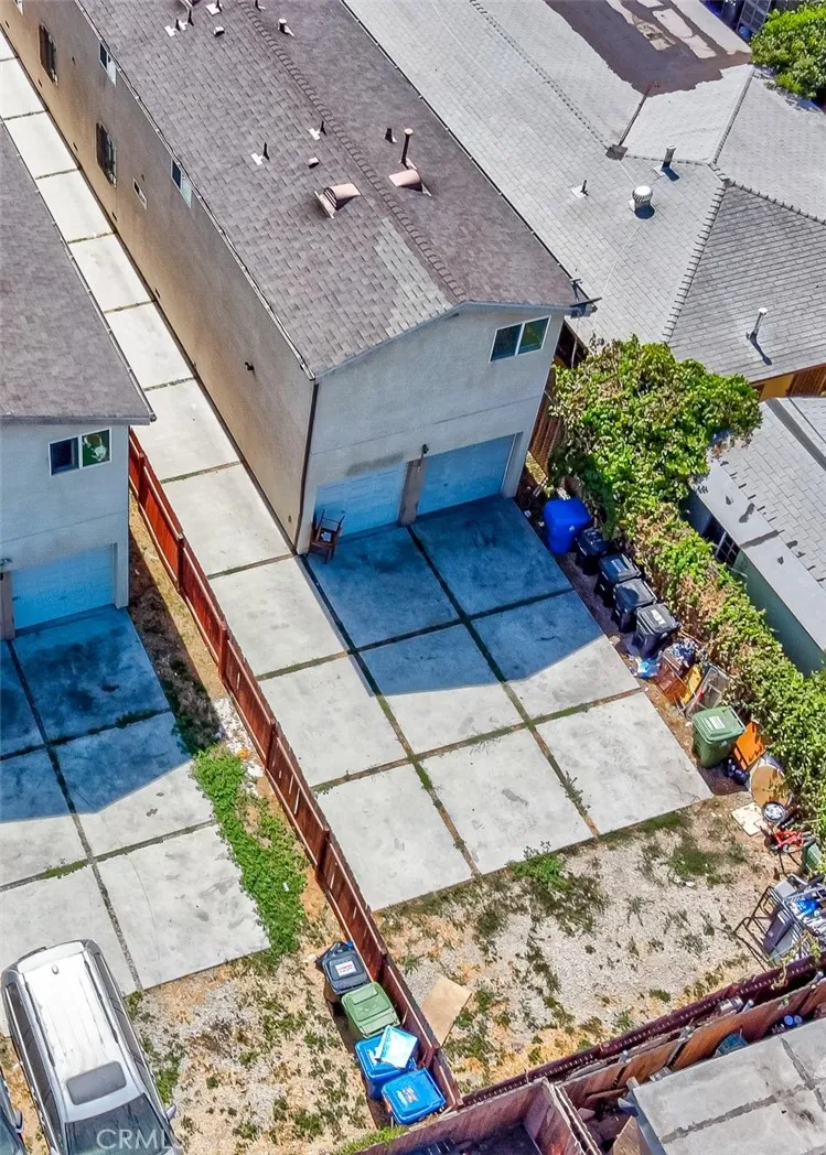 1639 1639 1/2 E 109th, Los Angeles, California 90059 home-pic-2