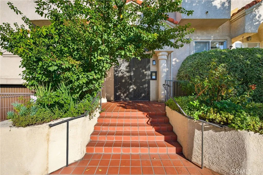 7236 Amigo 113, Reseda, California 91335 home-pic-6
