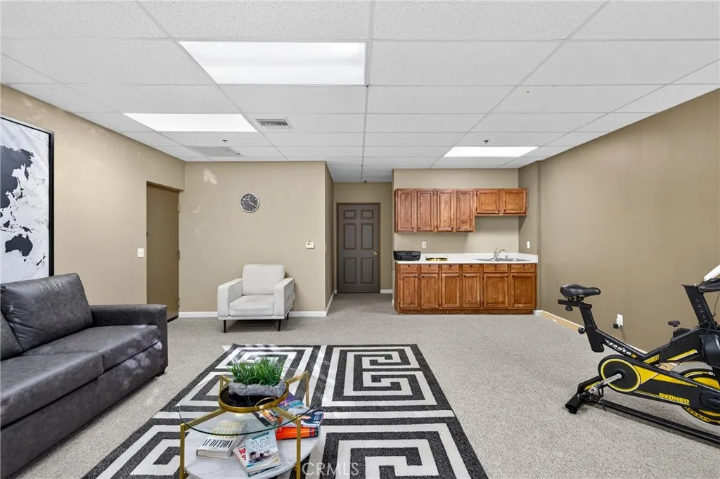 7236 Amigo 113, Reseda, California 91335 home-pic-39