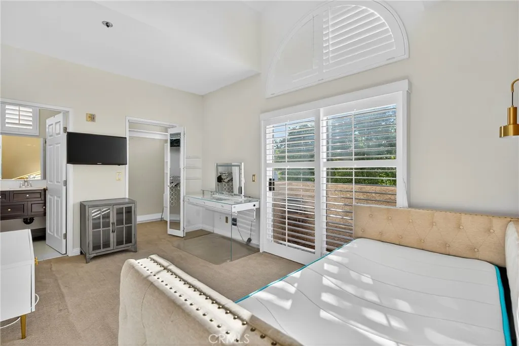 7236 Amigo 113, Reseda, California 91335 home-pic-24