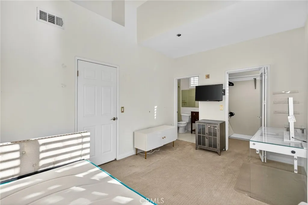 7236 Amigo 113, Reseda, California 91335 home-pic-26