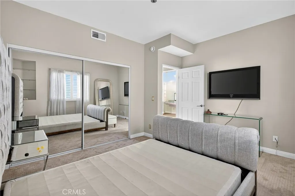 7236 Amigo 113, Reseda, California 91335 home-pic-31