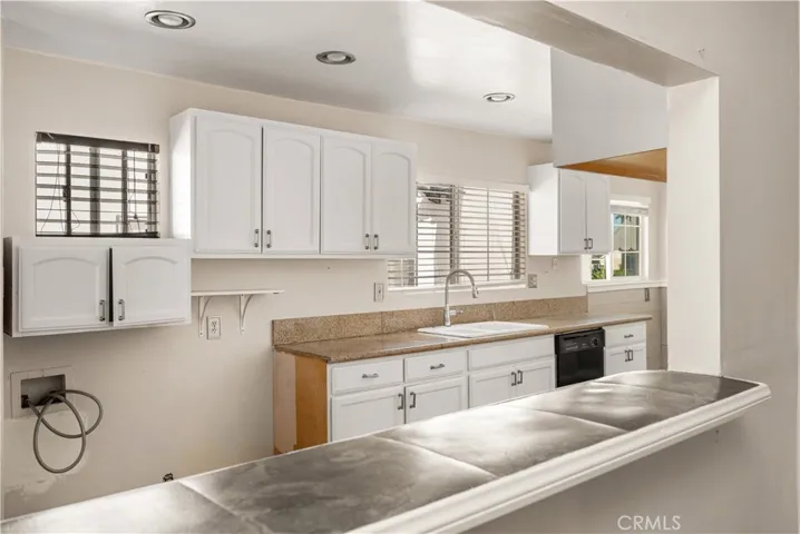 3663 W 60th Street, Los Angeles, California 90043