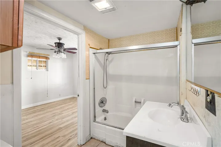 3663 W 60th Street, Los Angeles, California 90043
