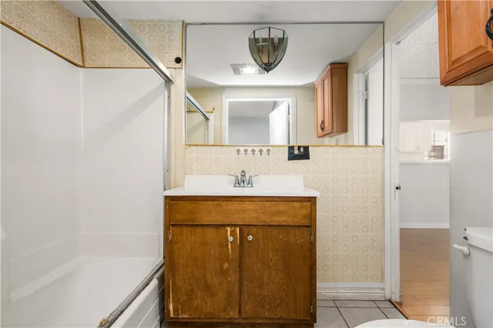 3663 W 60th Street, Los Angeles, California 90043