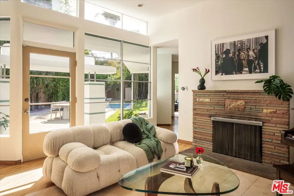 947 N Martel Avenue, Los Angeles, California 90046 home-pic-8