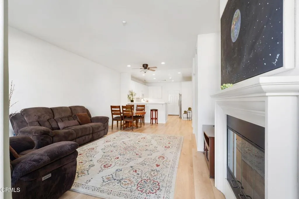 1721 S Hill Road 102, Ventura, California 93003 home-pic-3