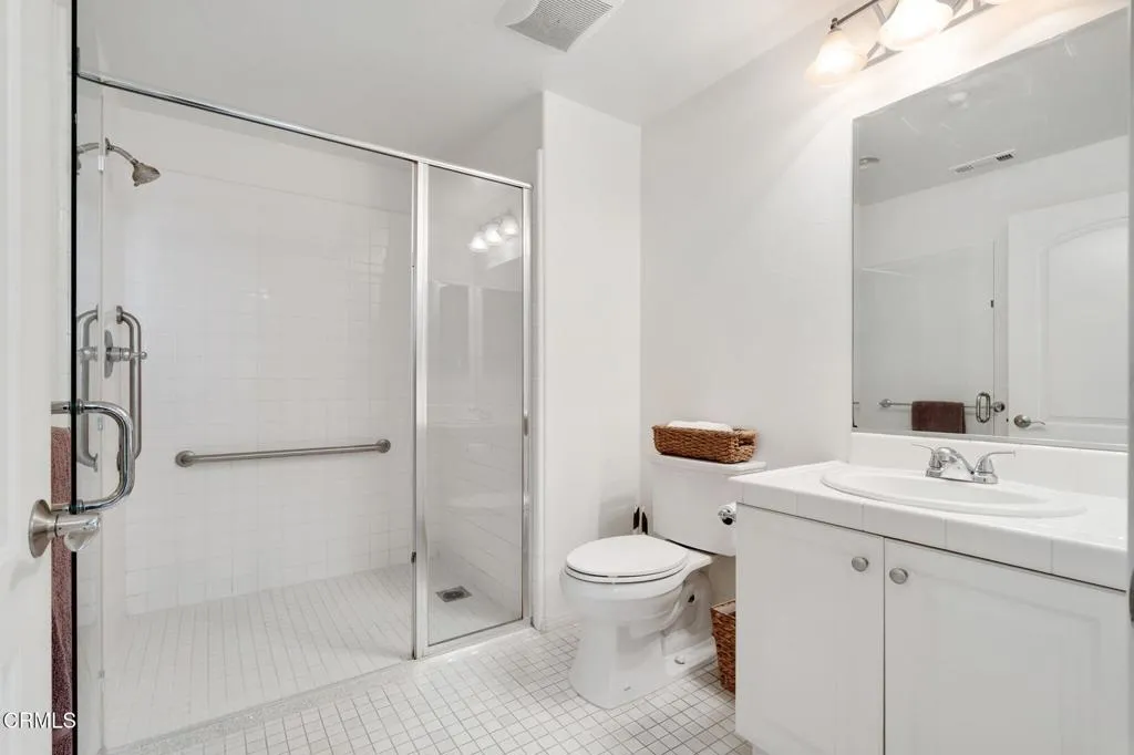 1721 S Hill Road 102, Ventura, California 93003 home-pic-11