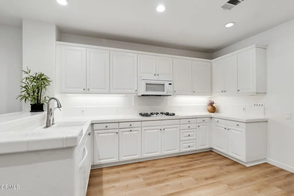 1721 S Hill Road 102, Ventura, California 93003 home-pic-7