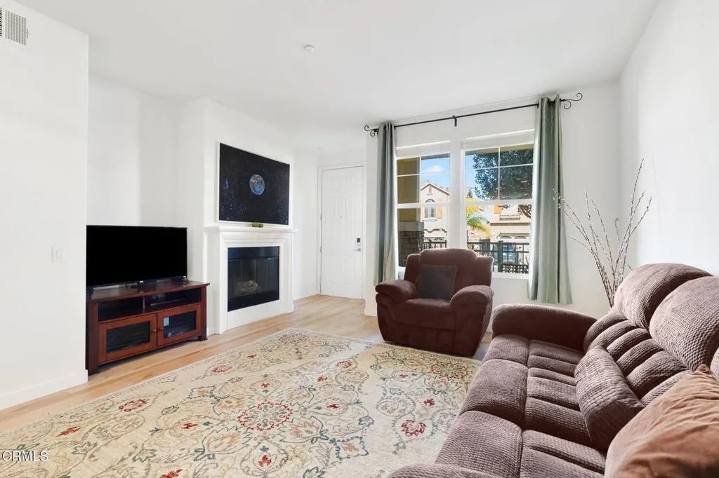 1721 S Hill Road 102, Ventura, California 93003 home-pic-4