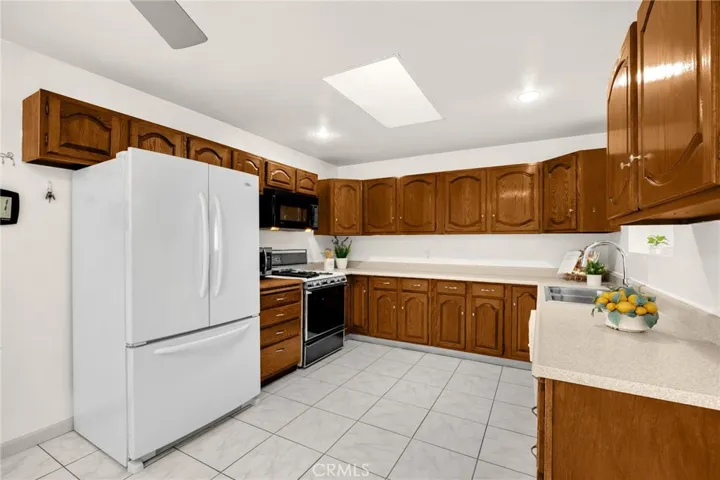 14721 Riata Street, Midway City, California 92655