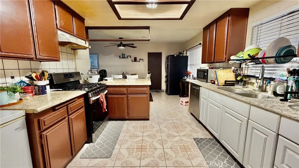 13981 Rose, Fontana, California 92337 home-pic-11