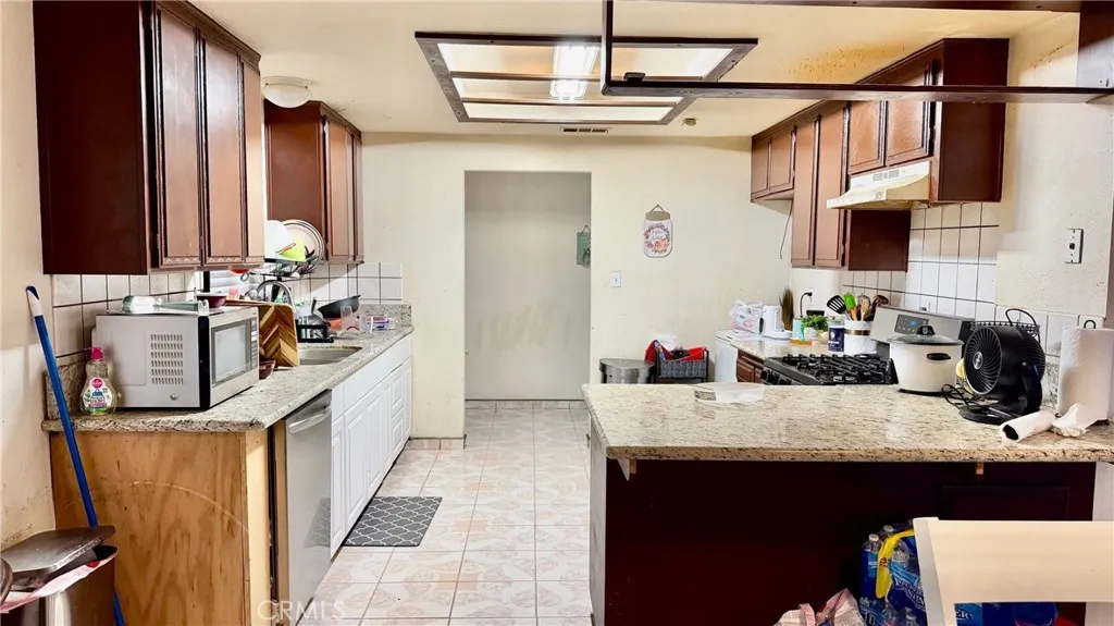 13981 Rose, Fontana, California 92337 home-pic-12