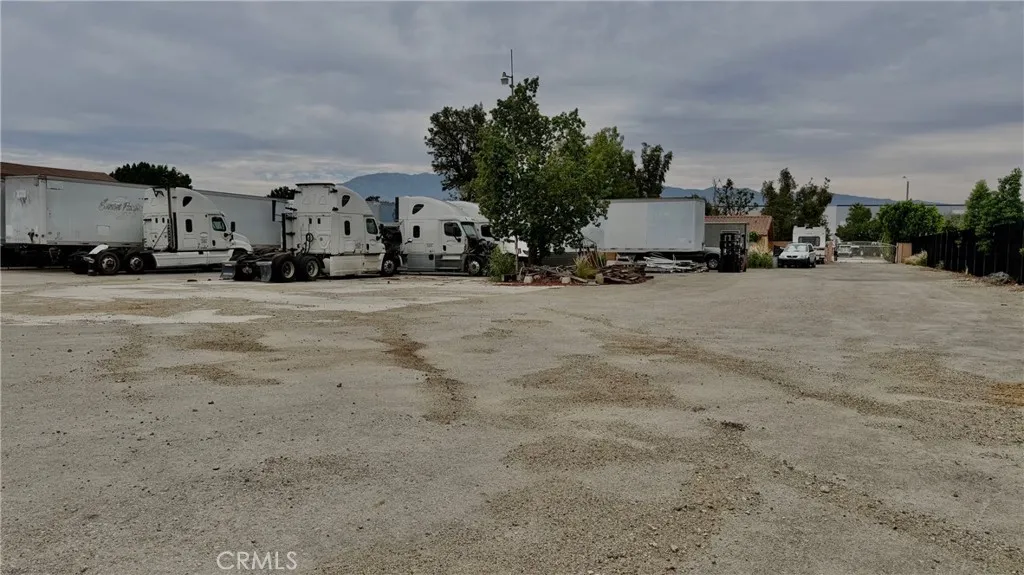 13981 Rose, Fontana, California 92337 home-pic-4