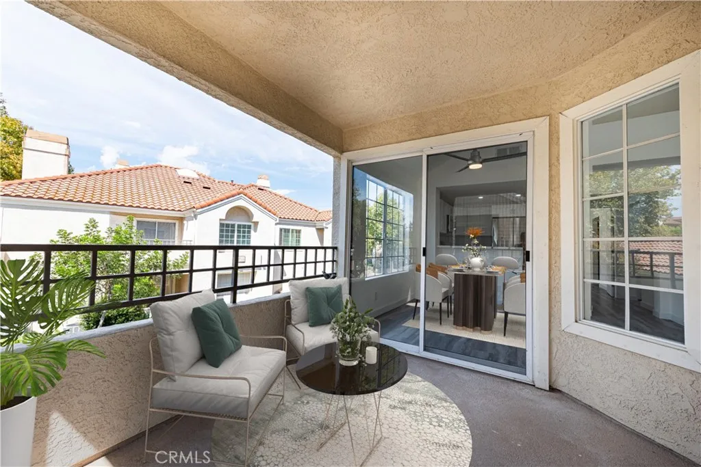 4240 Lost Hills 3108, Calabasas, California 91301 home-pic-4