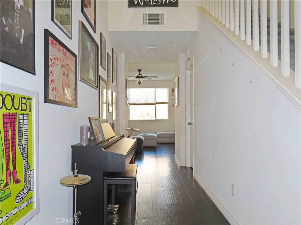 26838 Albion Way, Canyon Country, California 91351 home-pic-4