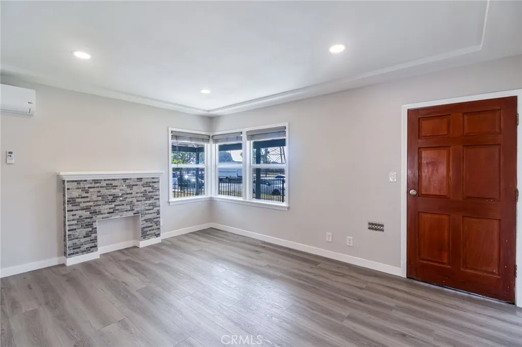 645 E 98th Street, Los Angeles, California 90002 home-pic-12