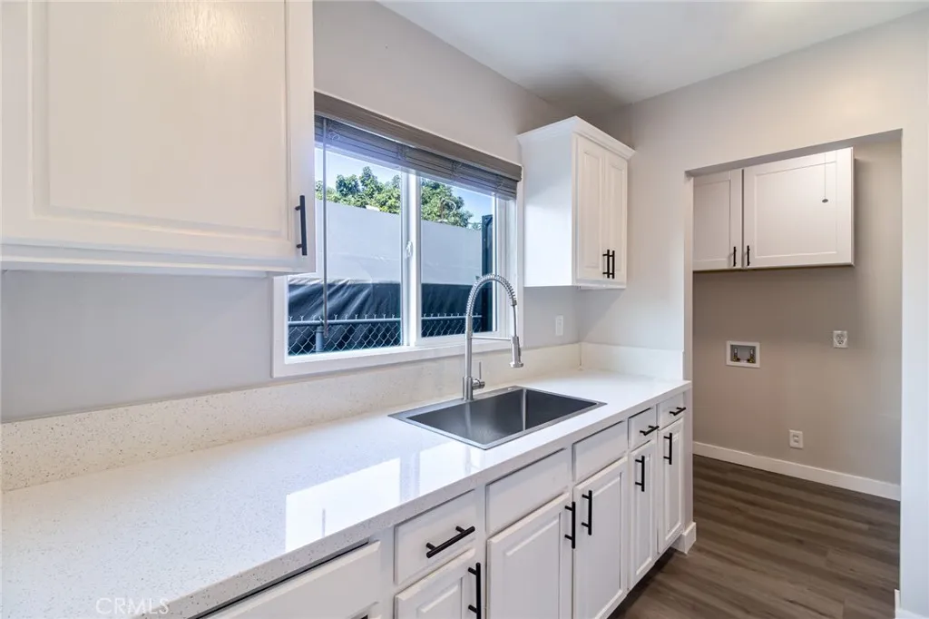 645 E 98th Street, Los Angeles, California 90002 home-pic-13