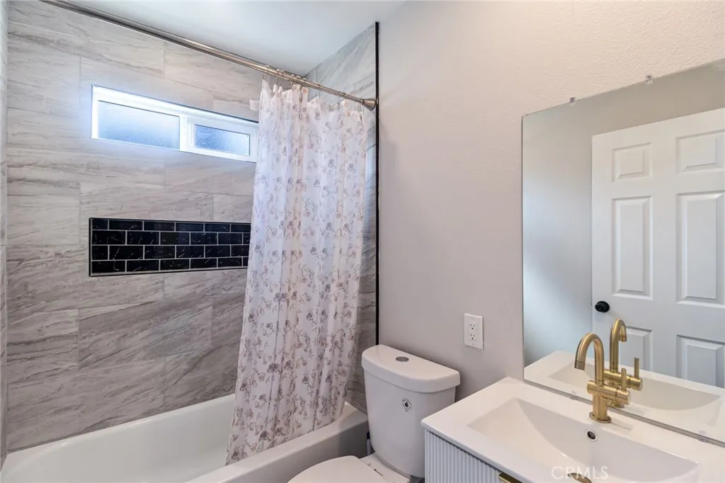 645 E 98th Street, Los Angeles, California 90002 home-pic-15