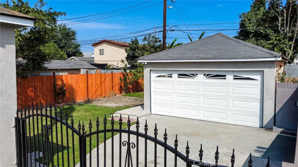 645 E 98th Street, Los Angeles, California 90002 home-pic-5