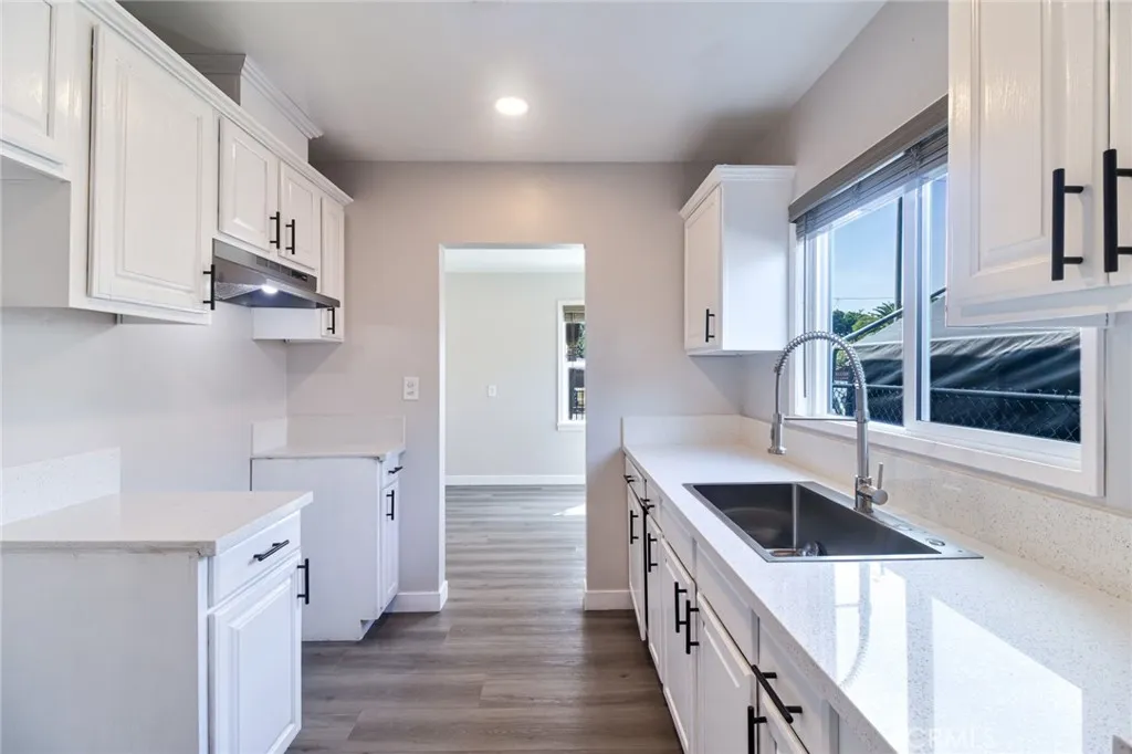 645 E 98th Street, Los Angeles, California 90002 home-pic-8