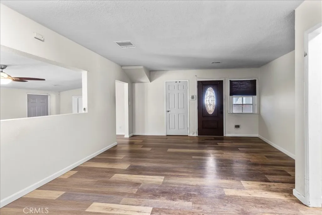 9813 Houghton Avenue, Santa Fe Springs, California 90670 home-pic-3