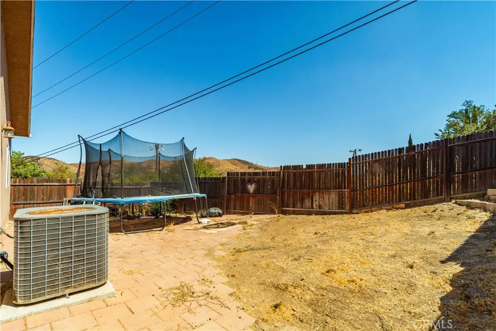 42846 Montello Drive, Lake Elizabeth, California 93532 home-pic-22