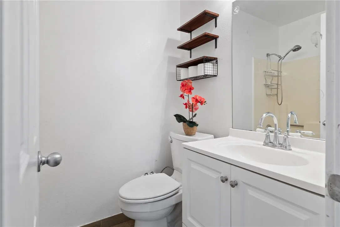 13357 Calcite Avenue, Victorville, California 92395 home-pic-25