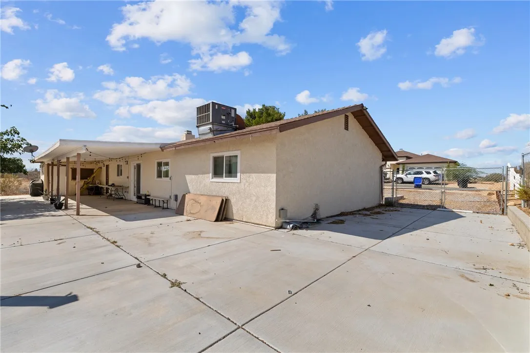 13357 Calcite Avenue, Victorville, California 92395 home-pic-27