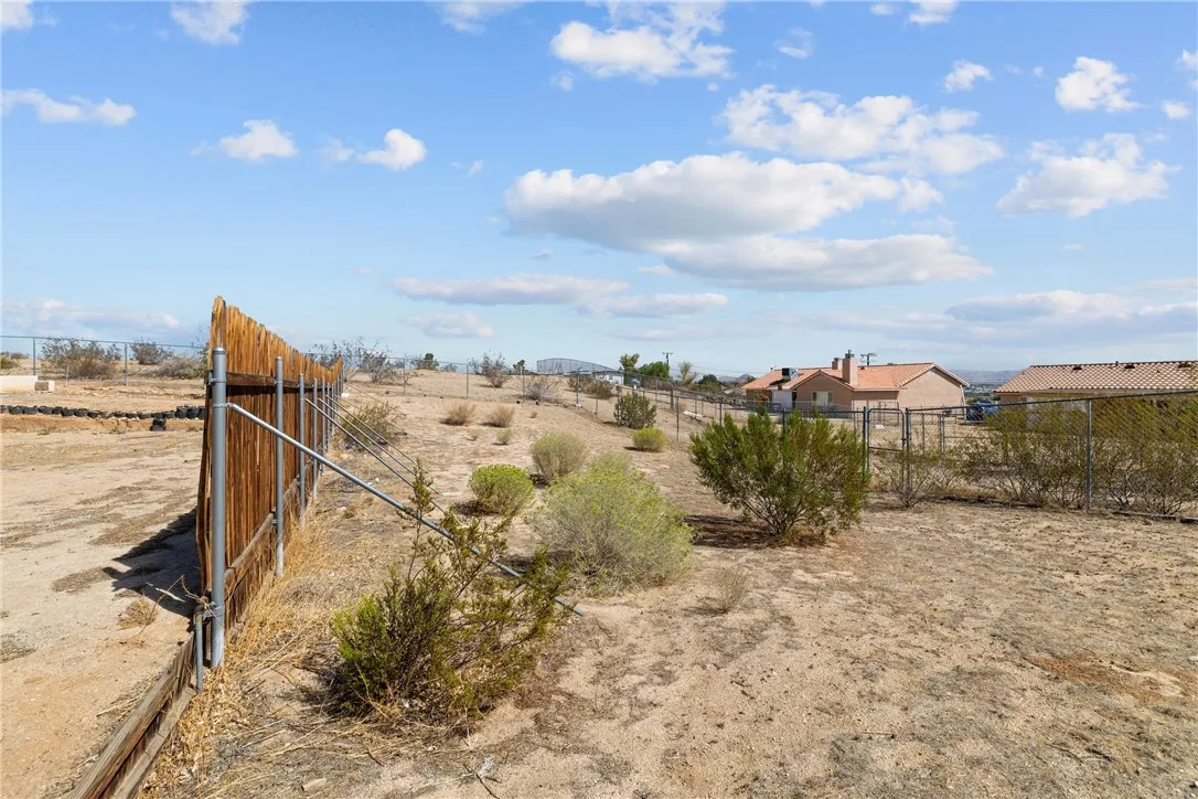 13357 Calcite Avenue, Victorville, California 92395 home-pic-32