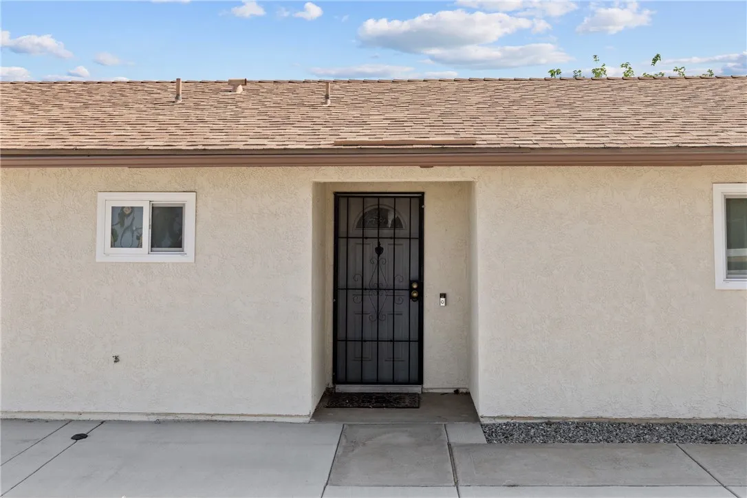 13357 Calcite Avenue, Victorville, California 92395 home-pic-4