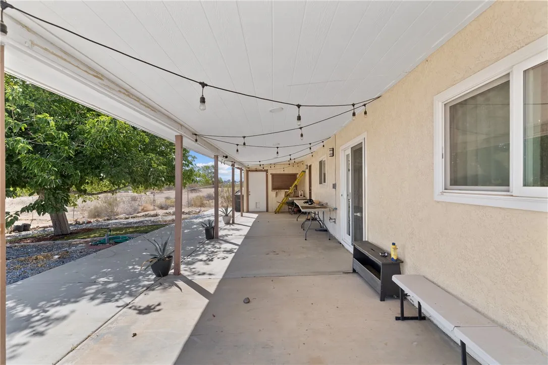 13357 Calcite Avenue, Victorville, California 92395 home-pic-28