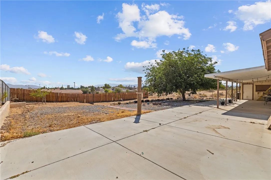 13357 Calcite Avenue, Victorville, California 92395 home-pic-29