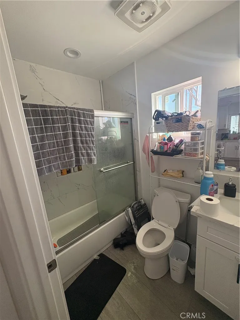 1266 1266 E 50th, Los Angeles, California 90011 home-pic-17
