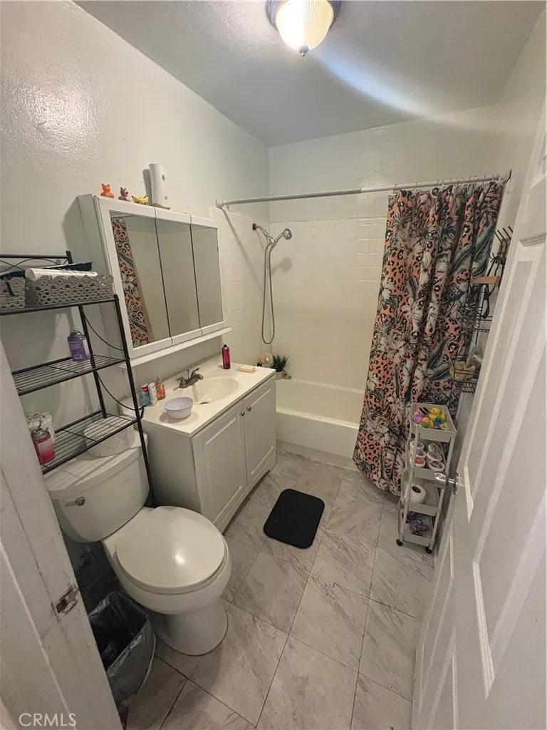 1266 1266 E 50th, Los Angeles, California 90011 home-pic-4