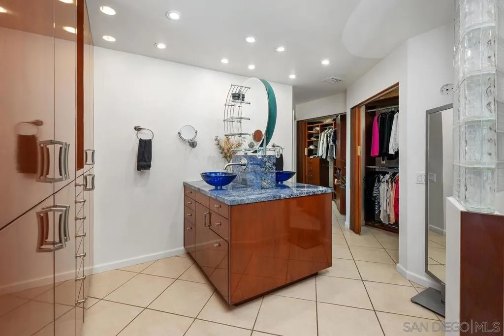 2057 Hidden Crest Dr, El Cajon, California 92019 home-pic-23