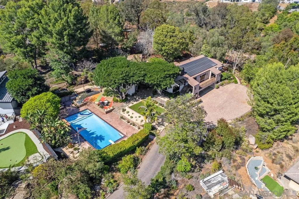 2057 Hidden Crest Dr, El Cajon, California 92019 home-pic-2