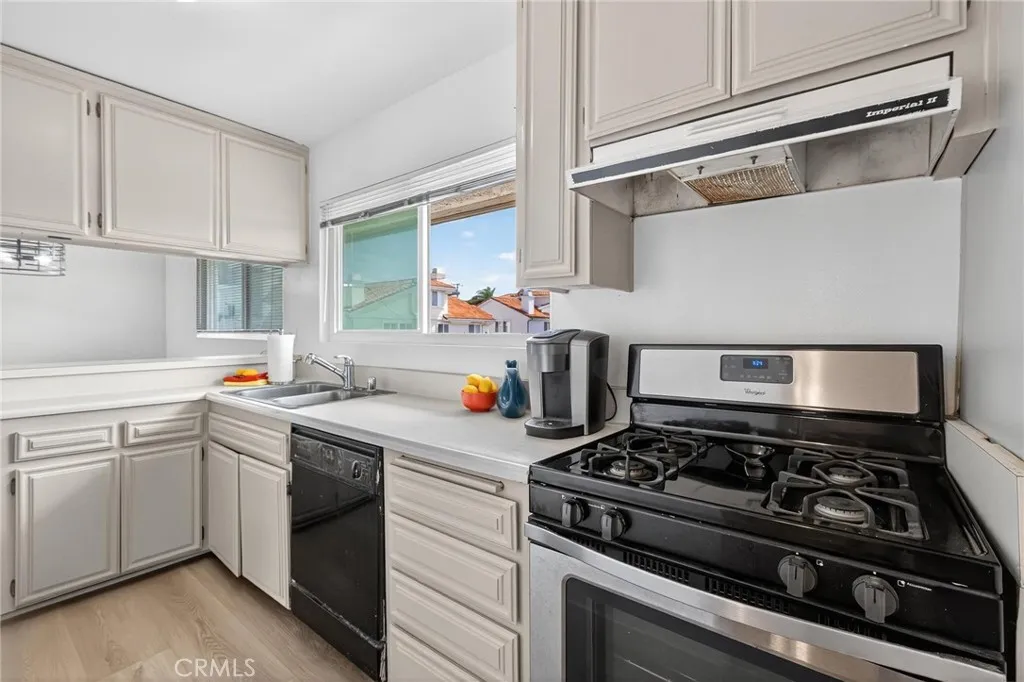 520 Avenue B 7, Redondo Beach, California 90277 home-pic-19