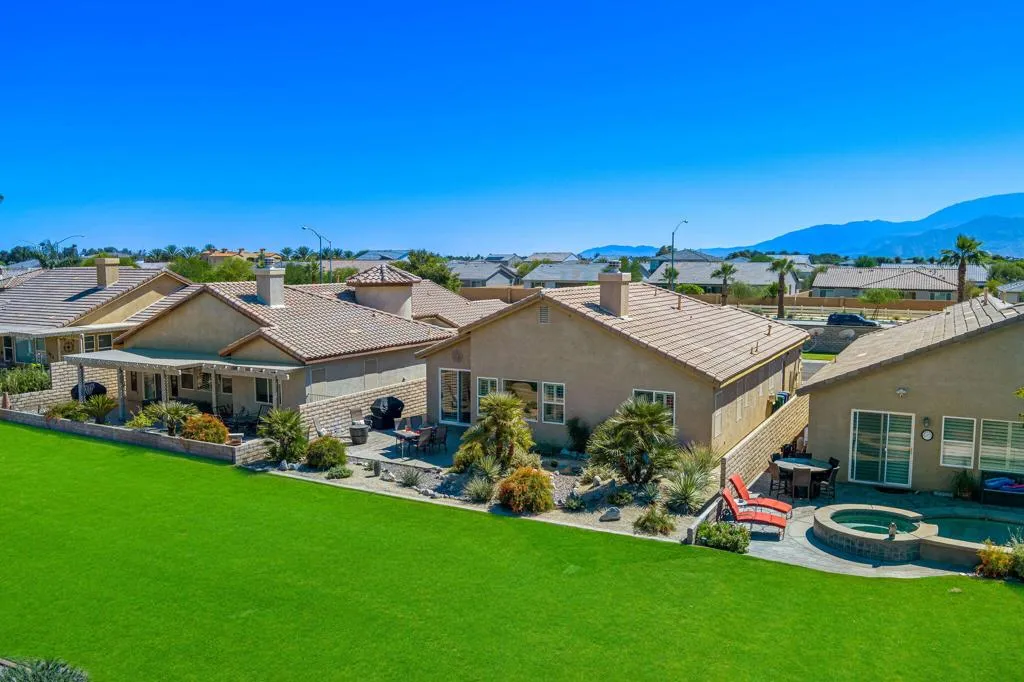 82660 Heston Drive, Indio, California 92201 home-pic-4