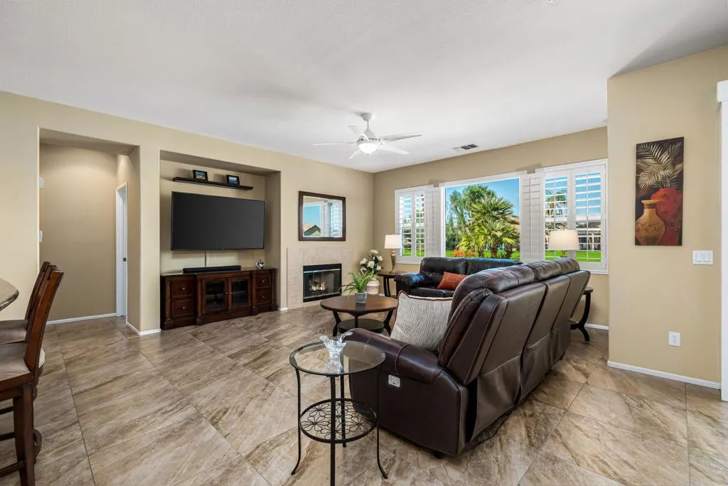82660 Heston Drive, Indio, California 92201 home-pic-11