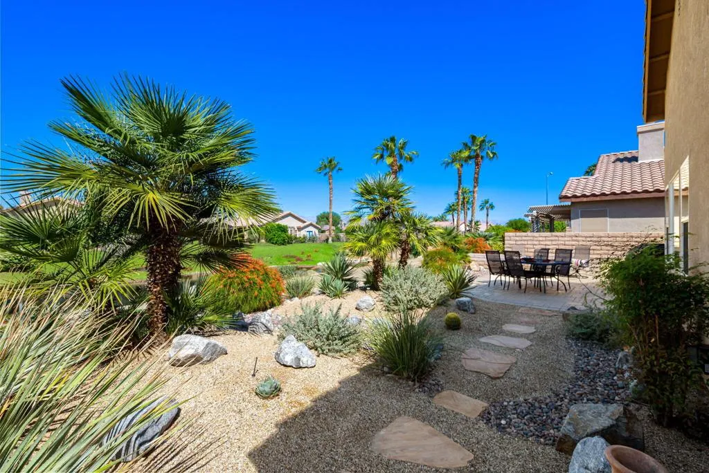 82660 Heston Drive, Indio, California 92201 home-pic-29