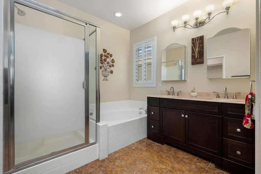 82660 Heston Drive, Indio, California 92201 home-pic-33