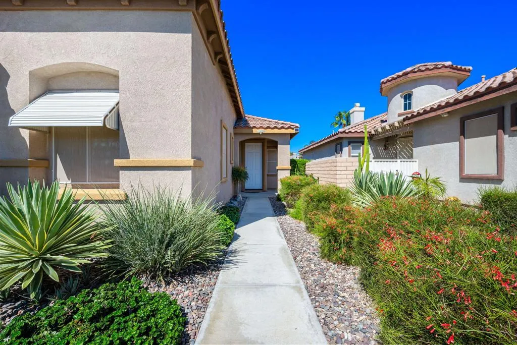 82660 Heston Drive, Indio, California 92201 home-pic-8