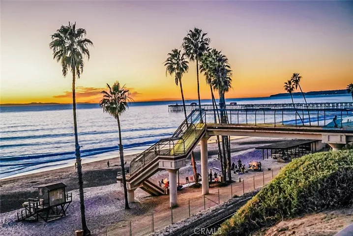 Close to T-Street Beach / Surf